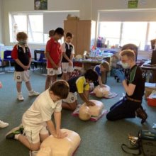 Year 3 and 4 learn how to save lives Year 3 and 4 learn how to save lives